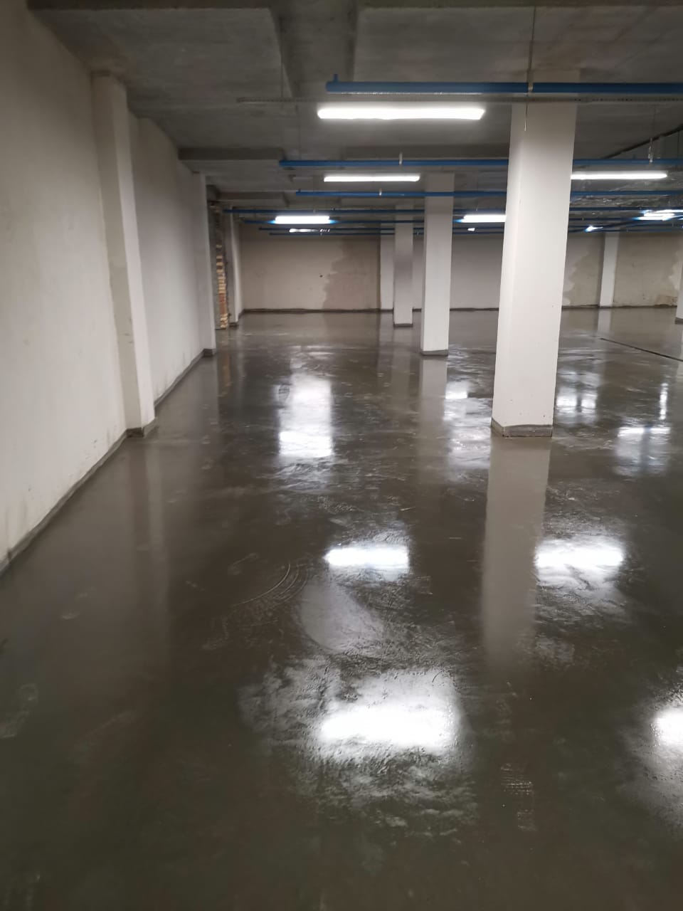 Промышленные бетонные полы для подземного паркинга