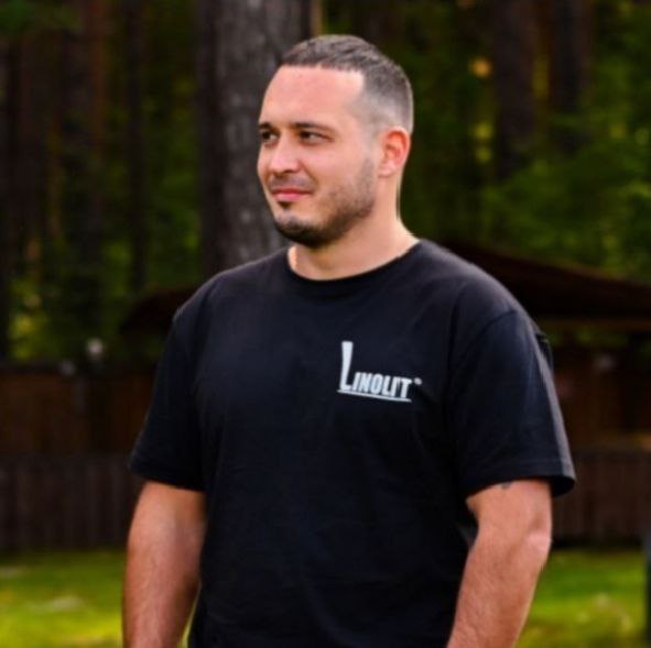 Вячеслав Галбин - директор компании ТД Полы Сибири